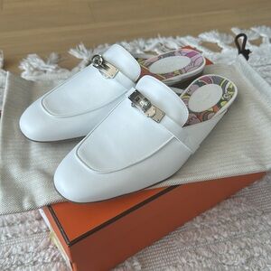 Brand new HERMES Oz Calfskin Women’s Mule Flats size 39 - never worn